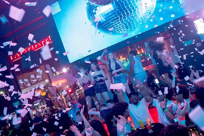 Bar Crawl Madness Tour in Cancun - Key points at a glance