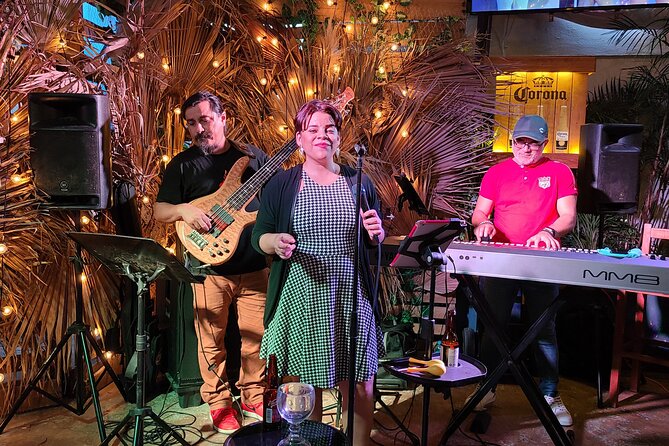 Bar Hopping Tour in Merida - Stop two: a different cantina personality