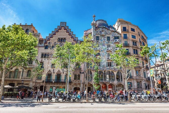 Barcelona: Bar Crawl at Gaixample - Why Gaixample Works Better With a Local Guide