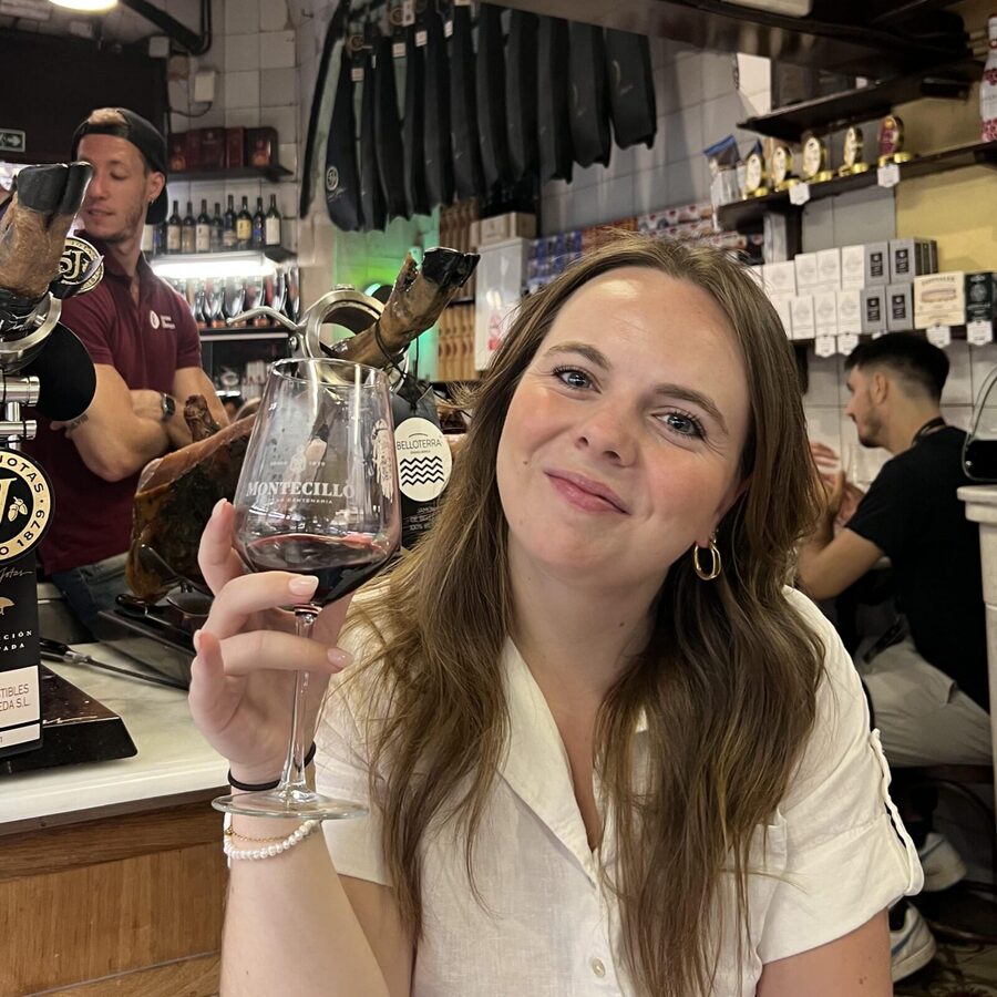 Barcelona: El Born and Gothic Quarter Wine & Tapas Bar Tour - Four stops, nine tastings, and a full meal