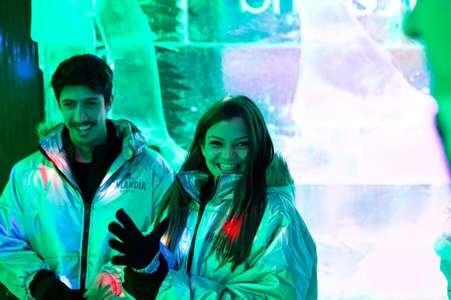 Barcelona: Ice Bar and Terrace Drinks Romantic Package - What is included in the $38 price