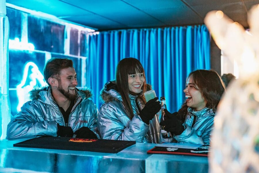Barcelona: Icebar experience, located at the beach !! - Location and practical planning