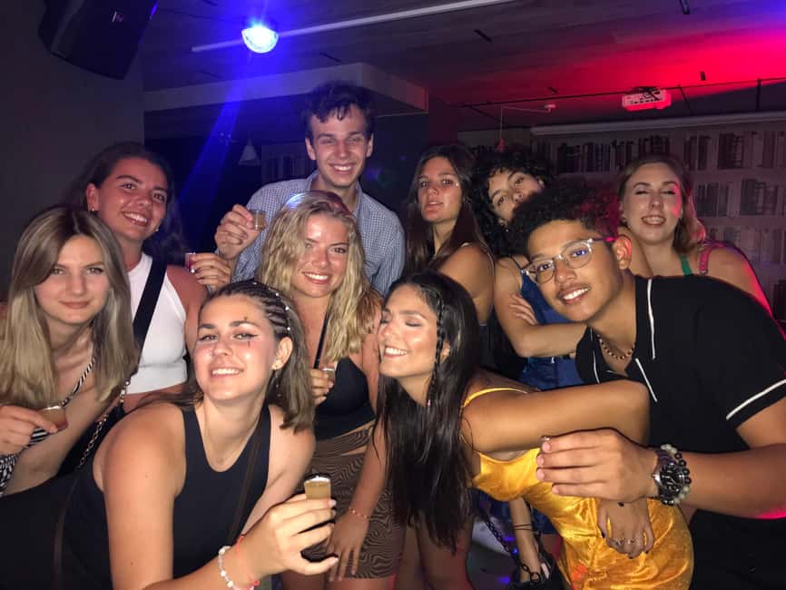 Barcelona Night Walking Tour Bars & VIP Club Pass - Key points to know before booking
