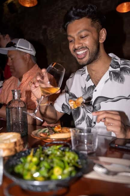 Barcelona Old Town Tapas Night: Hidden Bars, Cava & Vermut - Starting at Liceu and entering the Old Town