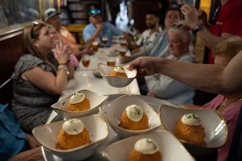 Barcelona Old Town Tapas Night: Hidden Bars, Cava & Vermut - The guide matters more than the menu