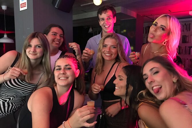 Barcelona Pub Crawl by KING -The Best Party tour & VIP Club Entry - What happens at the bars