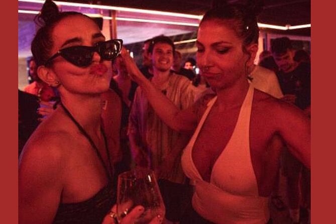 Barcelona: Underground Clubbing Experience with Locals - Meeting Alba and Patricia in Barcelona
