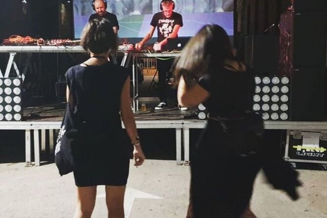 Barcelona: Underground Clubbing Experience with Locals - Music choices and how to prepare
