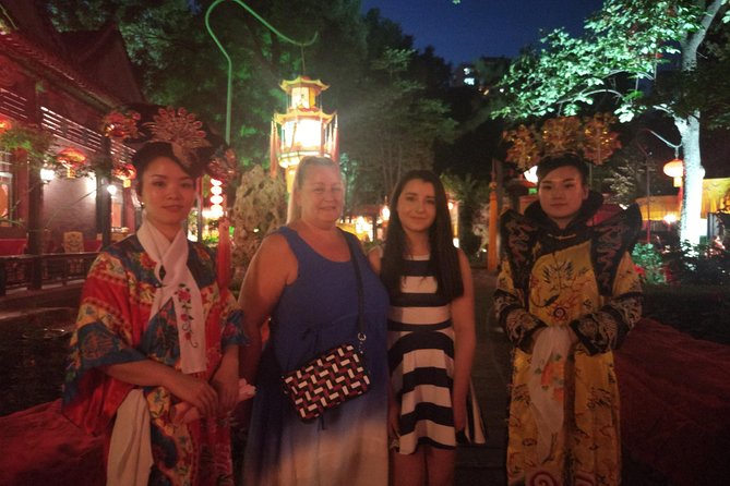 Beijing Imperial Dining Experience at Bai Jia Da Yuan Restaurant with Houhai Lake Bar Tour - Walking around Houhai after dark