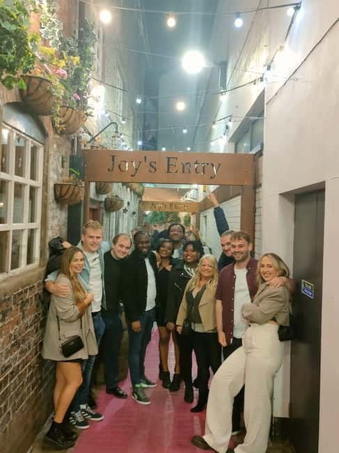 Belfast: Pub Crawl and Bar Walking Tour with Two Drinks - Key points to know before you book
