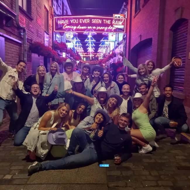 Belfast: Pub Crawl and Bar Walking Tour with Two Drinks - The second pub brings more music and atmosphere