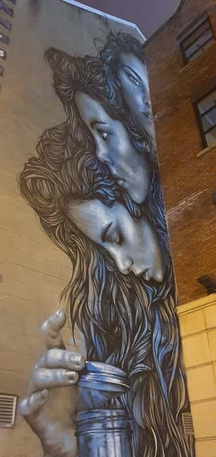 Belfast : Pub Music , Street Art Experience Walking Tour - Why this Belfast walk feels different