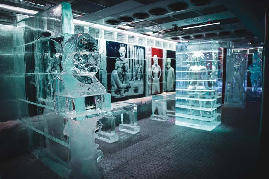 Bergen: Magic Ice Bar Entry Ticket with Welcome Drink - Why the lights and music matter