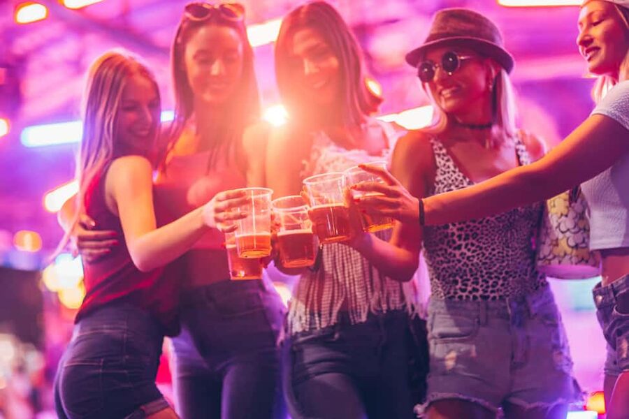 Berlin: Pub Crawl & Party with Free Shots & VIP Club Access - The guides make the biggest difference