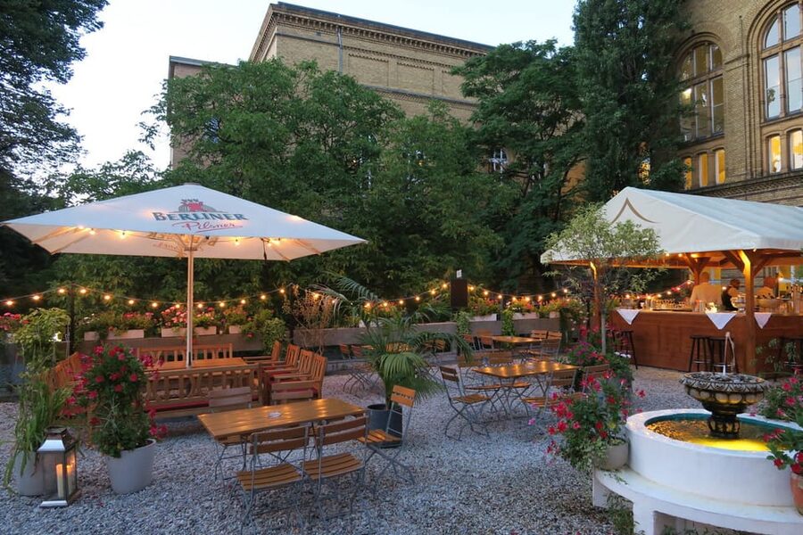 Berlin: Ticket for Bar Jeder Vernunft - Theater & Restaurant - Why the mirror tent is the real star