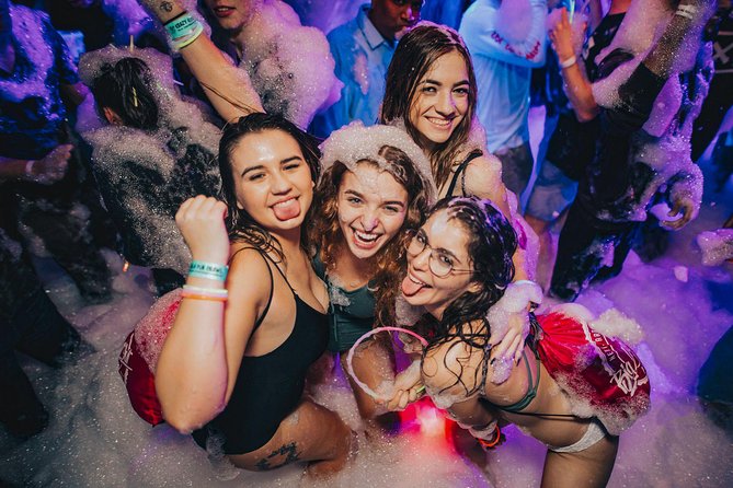 Big Night Out Pub Crawl - Dress code, ID, and getting around