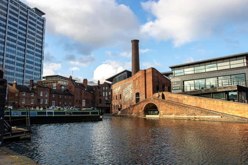 Birmingham Slogging Gang Evening Walking Tour with Pub Stops - Drinking games and a pub quiz keep the group moving