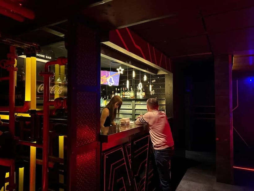 Bishkek Nightlife:How Metropolis Lives(Taste Crafted Drinks) - Ala-Too Square and the city after sunset