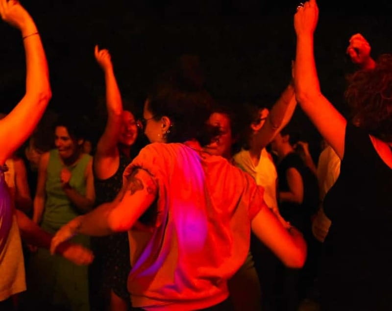Bologna: Guided Bar Crawl in the Old Town - Moving between two or three Old Town bars