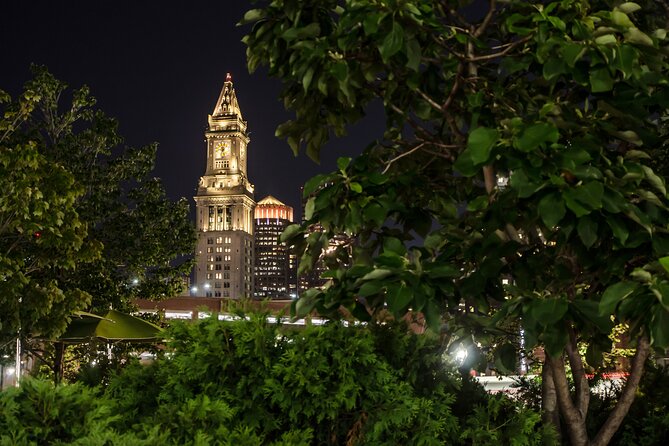 Boston Haunted Pub Crawl - The crowd problem and how to handle it