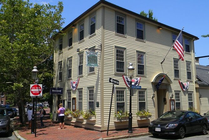 Boston Historic Taverns Tour with Tastings and Ferry - Returning to the Old State House and Faneuil Hall