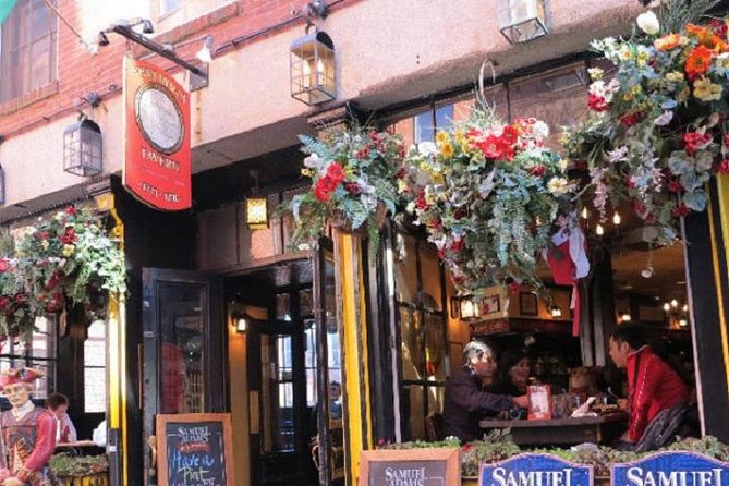 Boston Historic Taverns Tour with Tastings and Ferry - Finishing with a North End cannoli