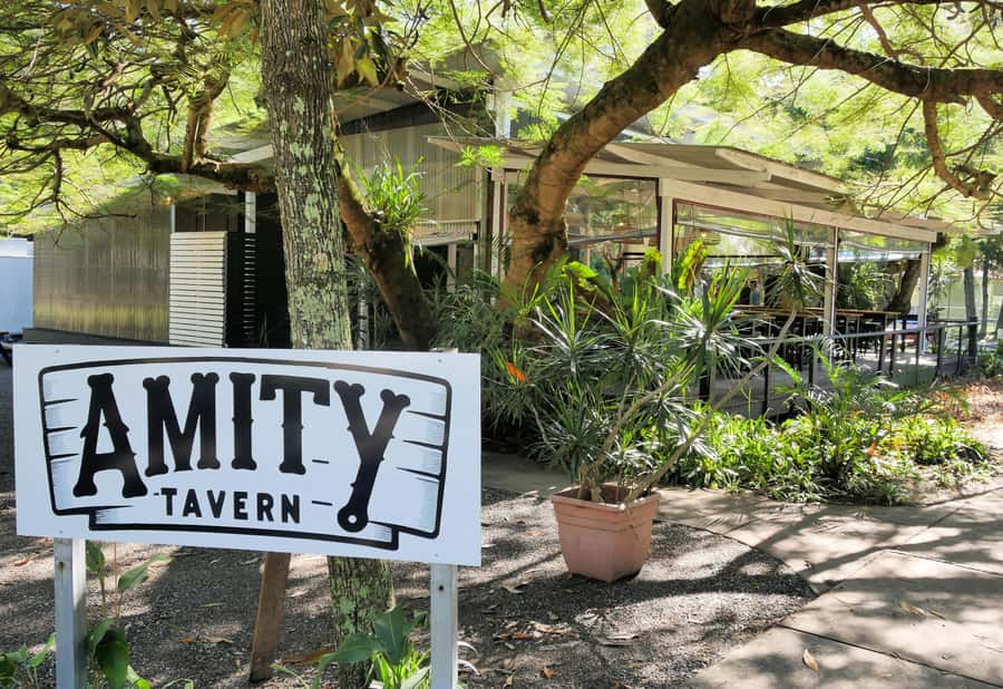 Brisbane: Island Pub Crawl with Lunch and High-Speed Boat - A fast start from Brisbane