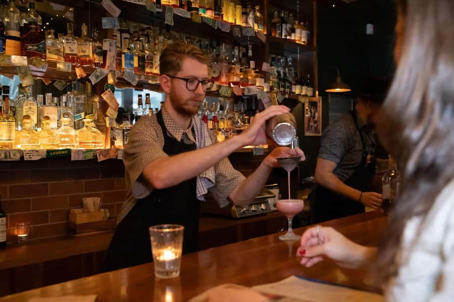 Brisbane: Small Bars and Street Art Tour with a Drink - Why this tour works in Brisbane