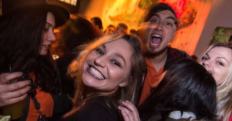 Brussels: Pub Crawl and Nightlife Party Experience - Why group size changes the whole experience