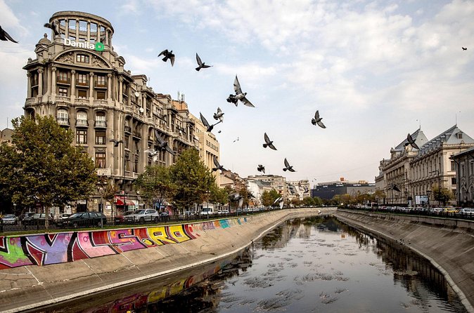Bucharest VIP Bar Crawl in Lipscani 'Old Town' - Timing, dress, and practical planning