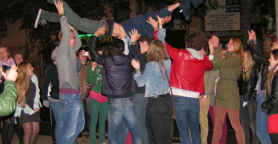 Budapest: 5-Hour Pub Crawl through Ruin Bars - What the free shots really add