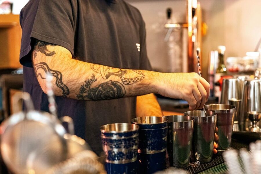 Budapest: Guided Bar Crawl Walking Tour - Key points at a glance