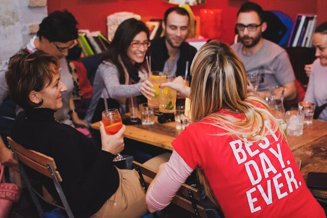 Budapest Night Tour with Drinks, Ruin Bars and Club - Buda Castle and the final view