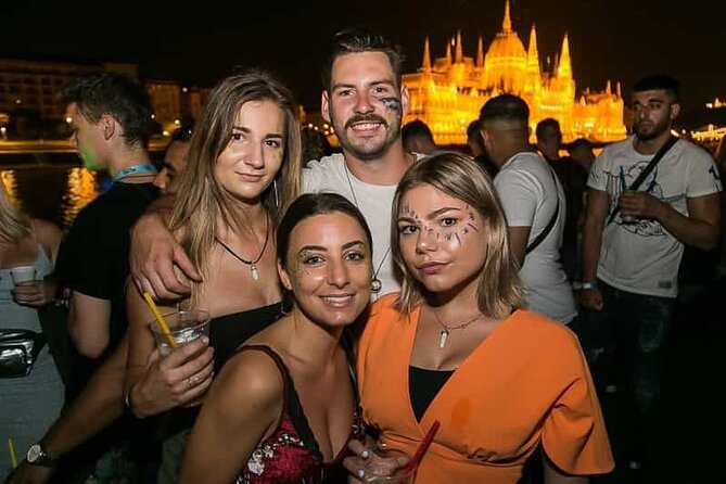 Budapest Pub Crawl & Ruin Bar Tour – Free Shots & VIP Entry - What this Budapest pub crawl is really like