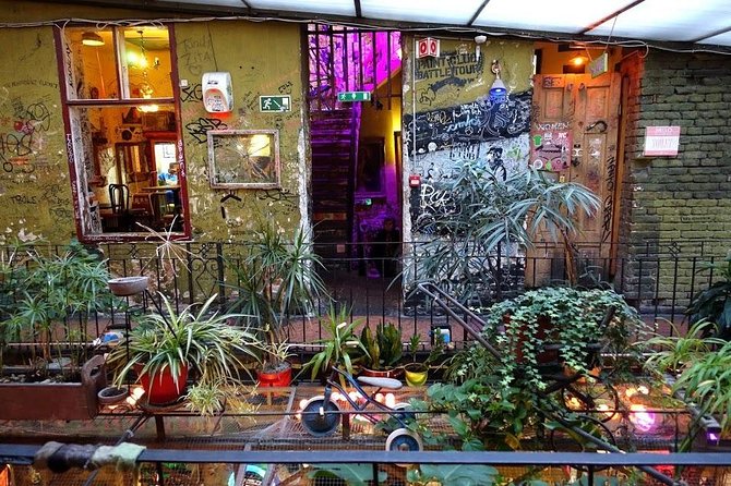 Budapest Ruin Bars Evening Walking Tour with Drinks & Snacks - Practical details that matter