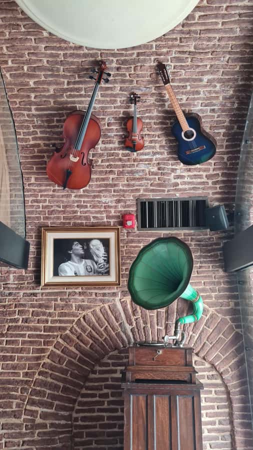 Buenos Aires: San Telmo, History, Bars, and Tango! - San Telmo in 150 minutes: an old neighborhood with many layers