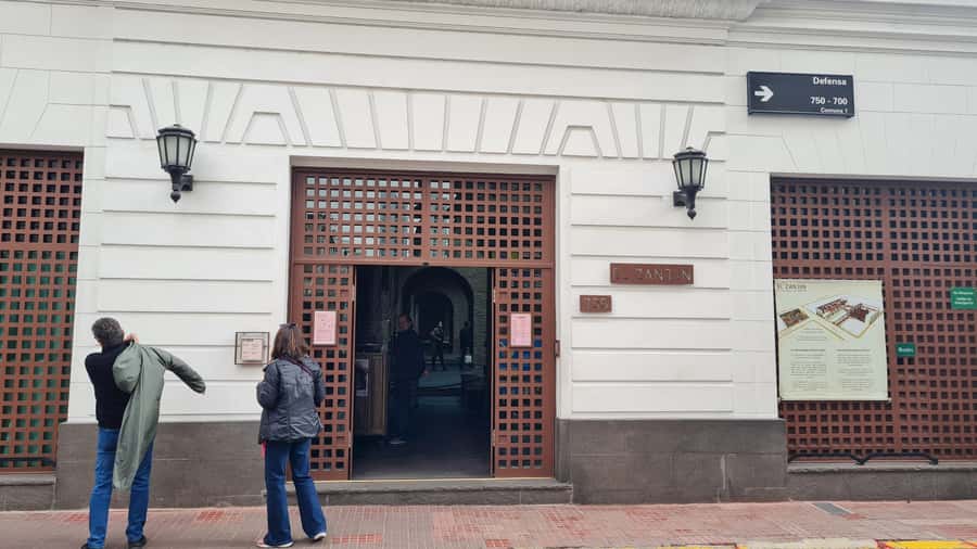 Buenos Aires: San Telmo, History, Bars, and Tango! - The narrowest house and the old women’s prison