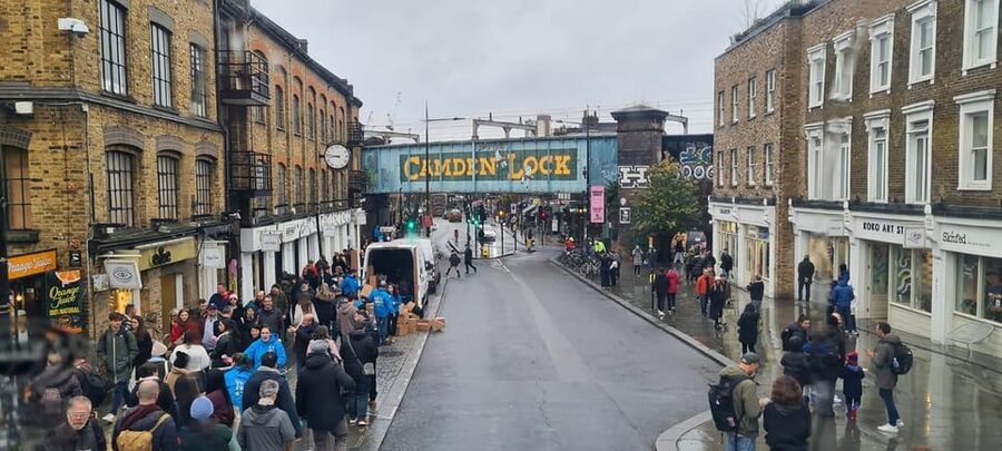 Camden Pub and Walking Tour - Camden starts with pubs, music, and street life