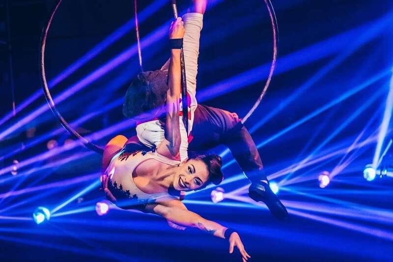 Cancun: Coco Bongo Nightclub Experience - The show: acrobats, tributes, and confetti