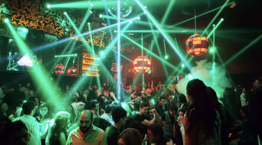 CDMX LGBT Tour: 3 Clubs + Drinks + Ride + Host - Second stop: another 90 minutes and a change of pace
