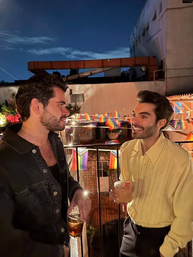 CDMX LGBT Tour: 3 Clubs + Drinks + Ride + Host - The private van changes the feel of the night