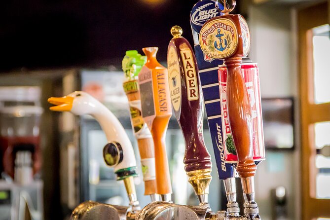 Charleston History and Hops Tour: Bar and History Walk - French Huguenot Church and Charleston’s drinking corners