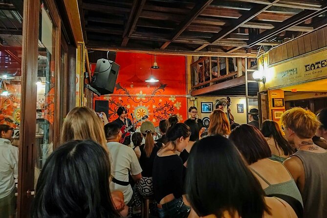 Chiang Mai Bar Hopping Night Tour - Riding a rod dang to Ton Lam Yai Market
