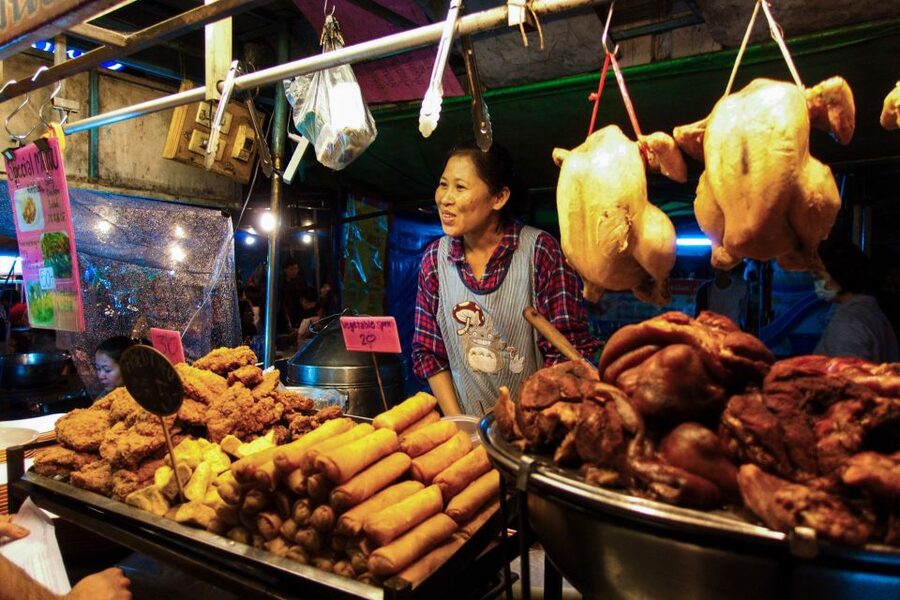 Chiang Mai: Chiang Mai Bar Hopping Guided Night Tour - Key points before you book