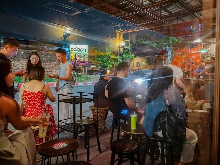 Chiang Mai: Chiang Mai Bar Hopping Guided Night Tour - What the $35 price gets you