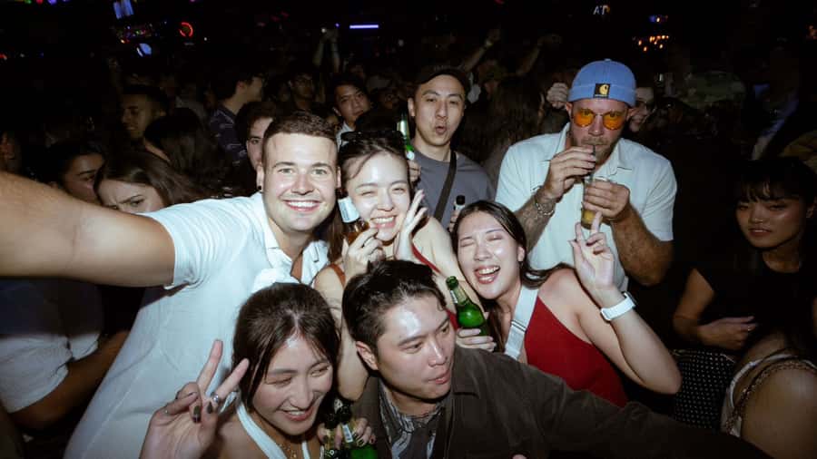 Chiang Mai Pub Crawl: 4 Venues, Beer Buffet & VIP Entry - Why the $19 price can be good value
