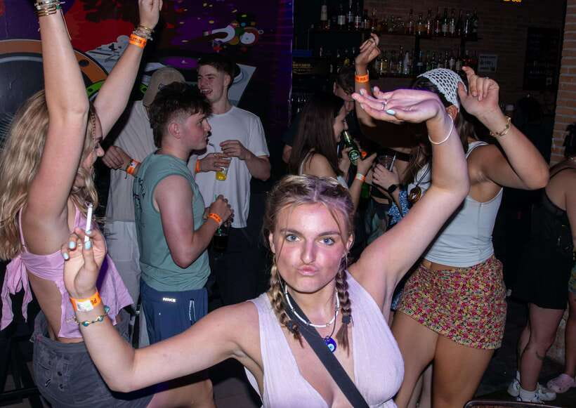 Chiang Mai Pub Crawl: The Best Nightlife in Town! - What makes this Chiang Mai night out different