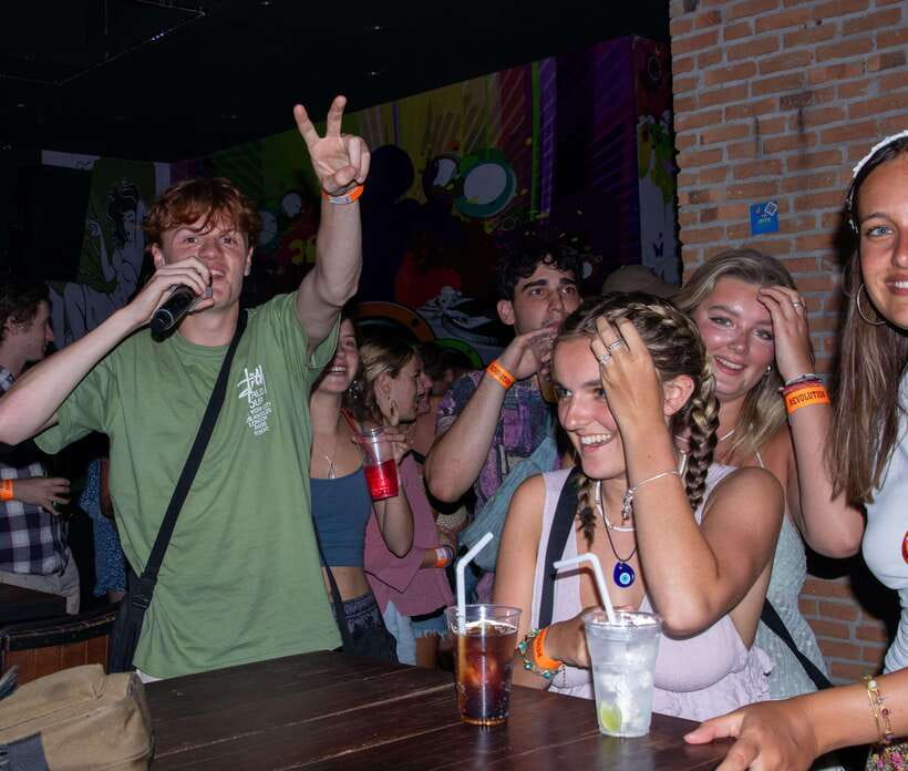 Chiang Mai Pub Crawl: The Best Nightlife in Town! - The social side is the strongest reason to book