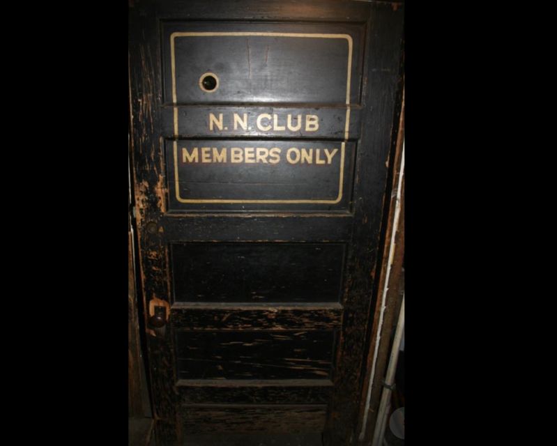 Chicago: 3-Hour Private Speakeasy Cocktail VIP Tour - Three hours, three or four very different stops