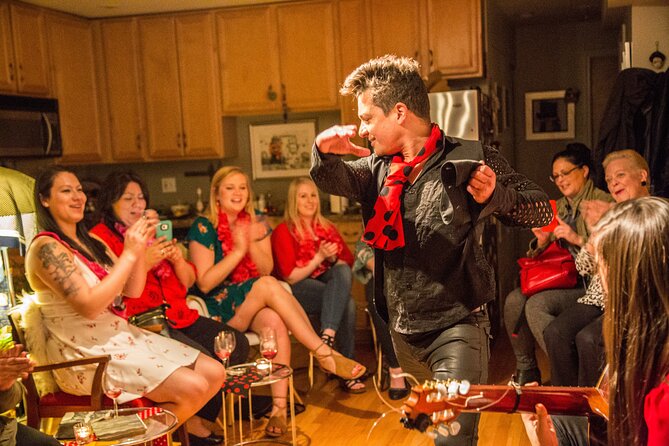 Chicago Hidden Gem: Mid-Century Cocktail Bars Walking Tour - Why this Chicago bar walk feels different